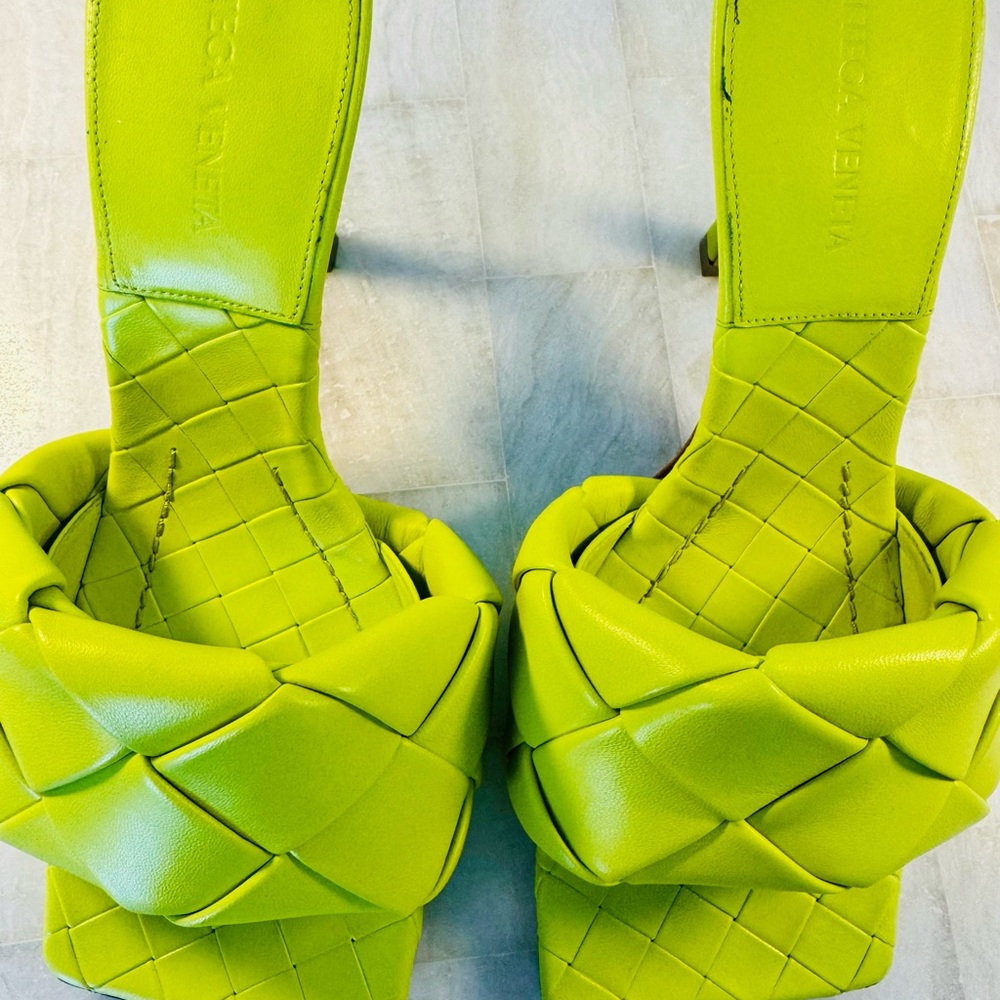 Bottega Veneta Lime Quilted Mule Sandals, size 39 - Picture 3 of 14